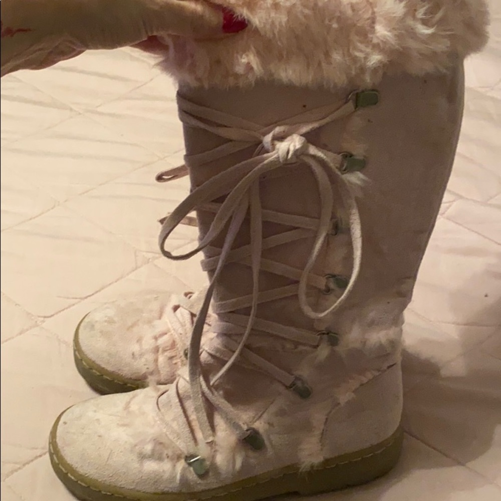 Adorable light pink snow boots